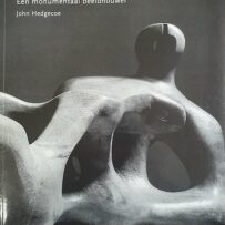 Moore, Henry - Een monumentaal beeldhouwer.